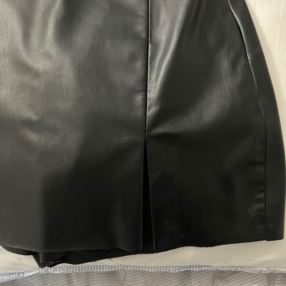 Zara black faux leather mini skort size Medium - Picture 3 of 6